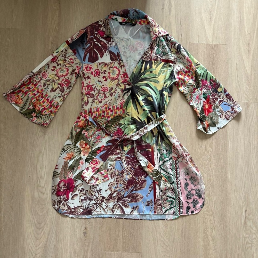 Great condition size S Zara printed caftan dress